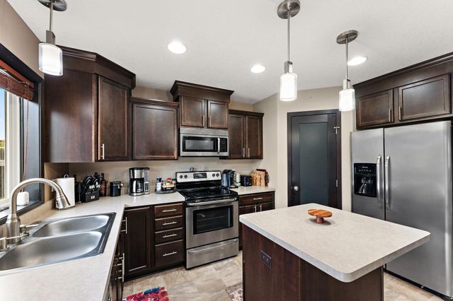 713 Overlook Drive, Buffalo, MN 55313