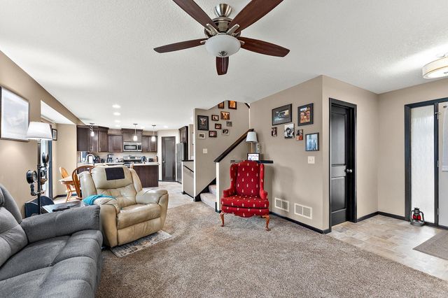 713 Overlook Drive, Buffalo, MN 55313
