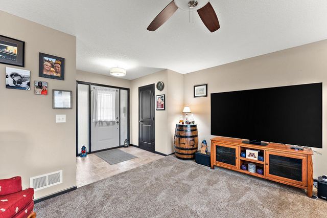 713 Overlook Drive, Buffalo, MN 55313