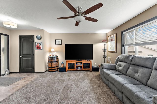 713 Overlook Drive, Buffalo, MN 55313