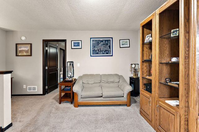 713 Overlook Drive, Buffalo, MN 55313