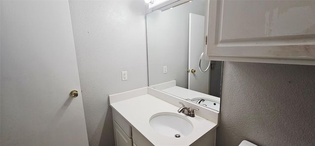 12166 Metric BLVD 2006, Austin, TX 78758
