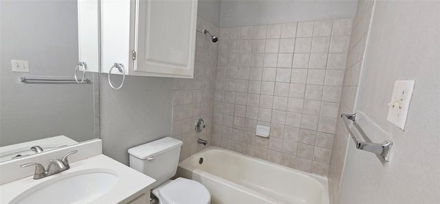 12166 Metric BLVD 2006, Austin, TX 78758