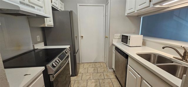 12166 Metric BLVD 2006, Austin, TX 78758