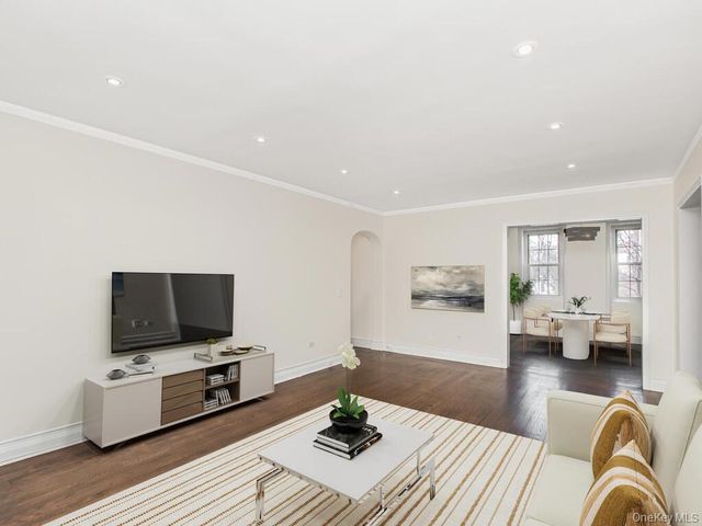 1332 Midland Avenue 3F, Bronxville, NY 10708