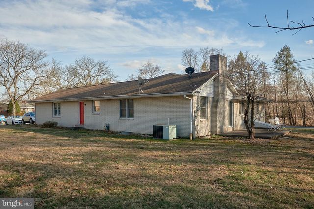 884 AHRENS RD, Reading, PA 19606