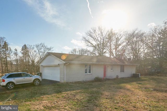 884 AHRENS RD, Reading, PA 19606