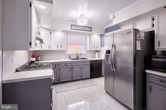 884 AHRENS RD, Reading, PA 19606