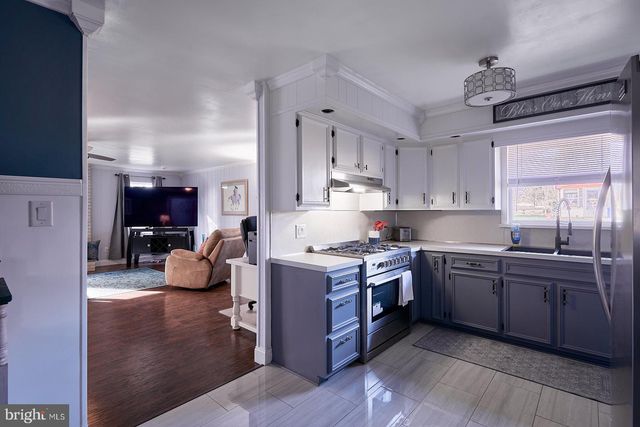 884 AHRENS RD, Reading, PA 19606