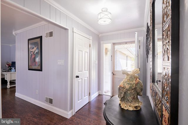 884 AHRENS RD, Reading, PA 19606