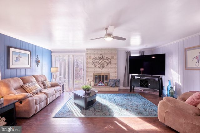 884 AHRENS RD, Reading, PA 19606