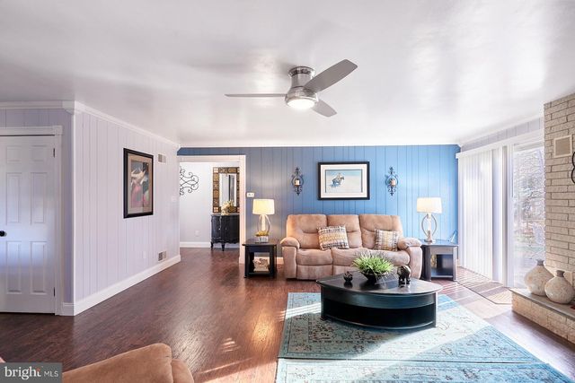 884 AHRENS RD, Reading, PA 19606