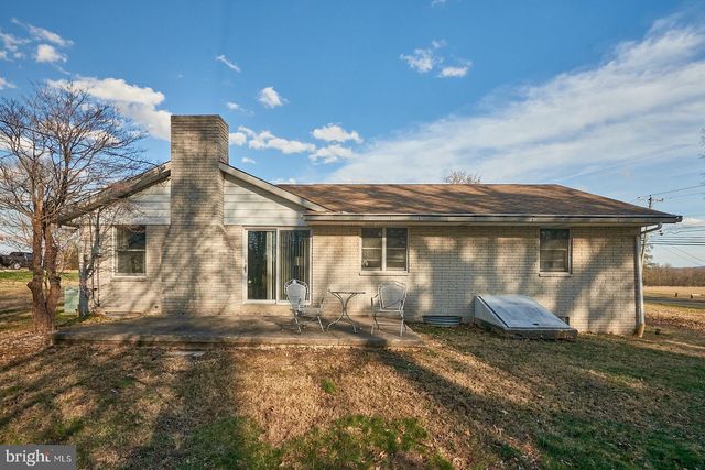 884 AHRENS RD, Reading, PA 19606