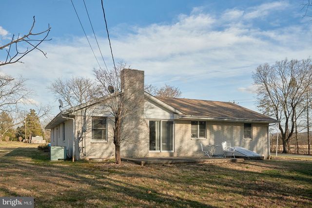 884 AHRENS RD, Reading, PA 19606