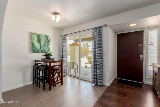 811 E EUGIE Avenue, Phoenix, AZ 85022