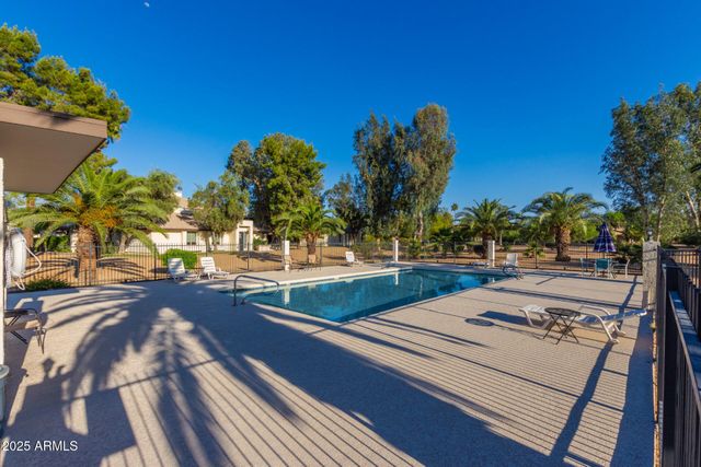 811 E EUGIE Avenue, Phoenix, AZ 85022