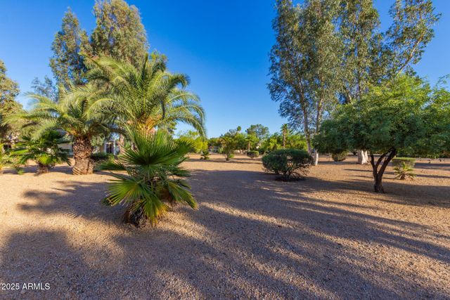 811 E EUGIE Avenue, Phoenix, AZ 85022