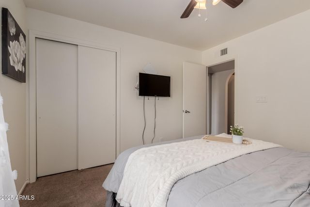 811 E EUGIE Avenue, Phoenix, AZ 85022