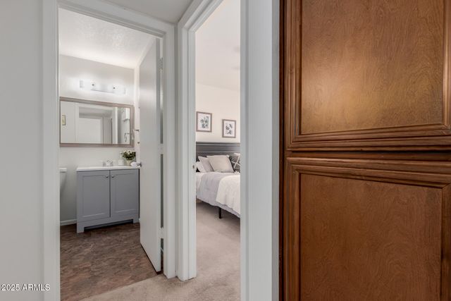 811 E EUGIE Avenue, Phoenix, AZ 85022