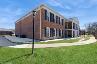 540 Shorely Drive 204, Barrington, IL 60010