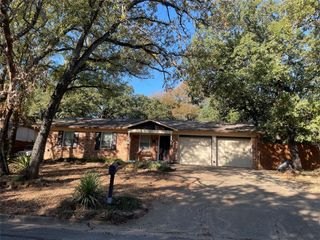 7025 Lowery Lane, North Richland Hills, TX 76182