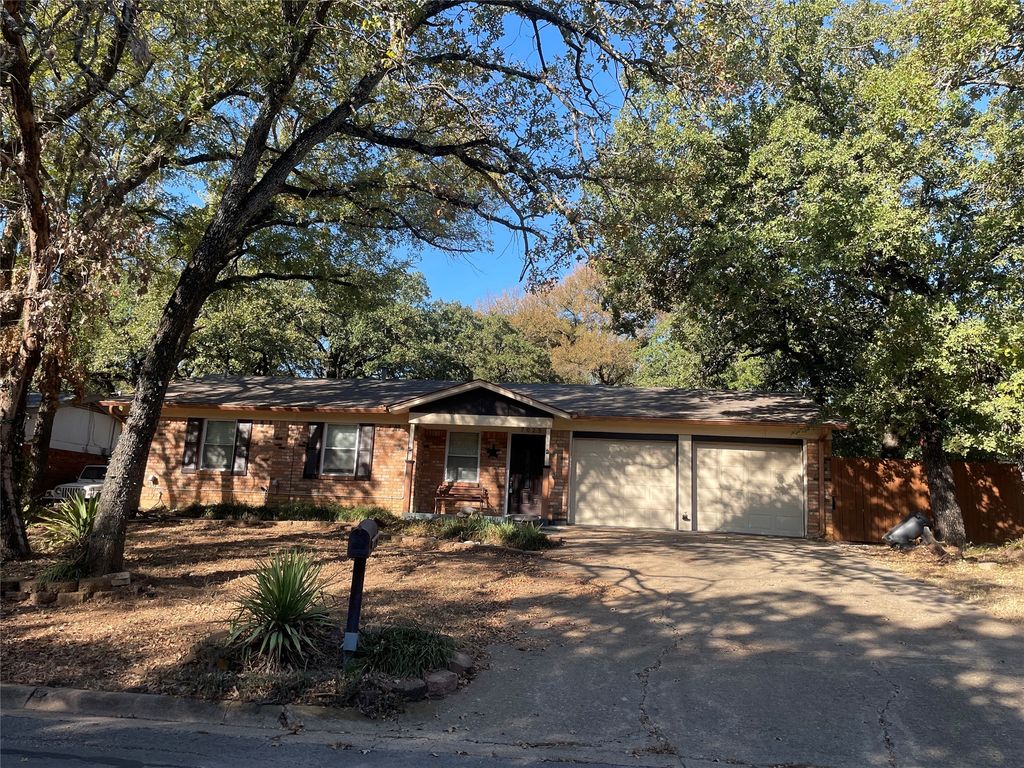 7025 Lowery Lane, North Richland Hills, TX 76182