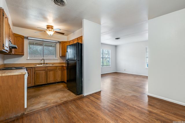 1706 Corita, San Antonio, TX 78209