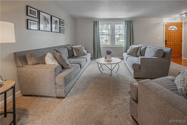 858 Deerfield Drive, North Tonawanda, NY 14120