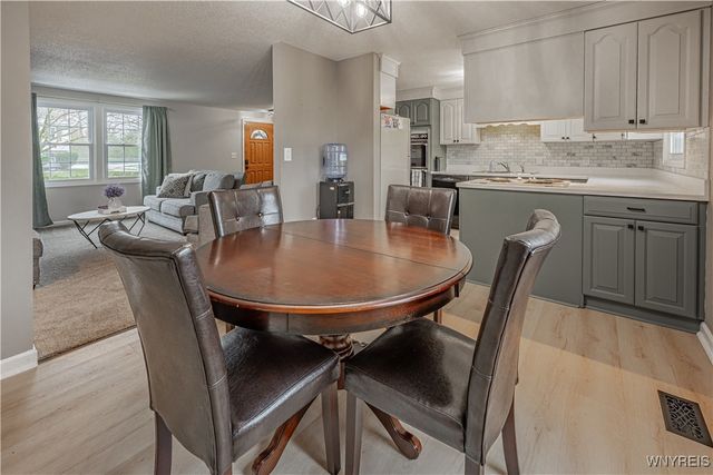 858 Deerfield Drive, North Tonawanda, NY 14120