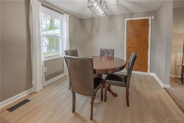 858 Deerfield Drive, North Tonawanda, NY 14120