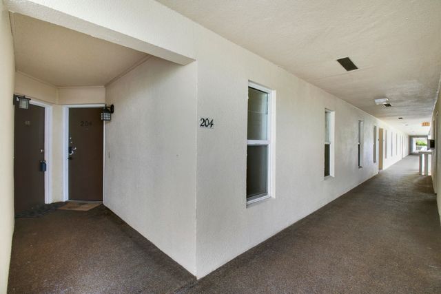 342 Southwind Drive, North Palm Beach, FL 33408
