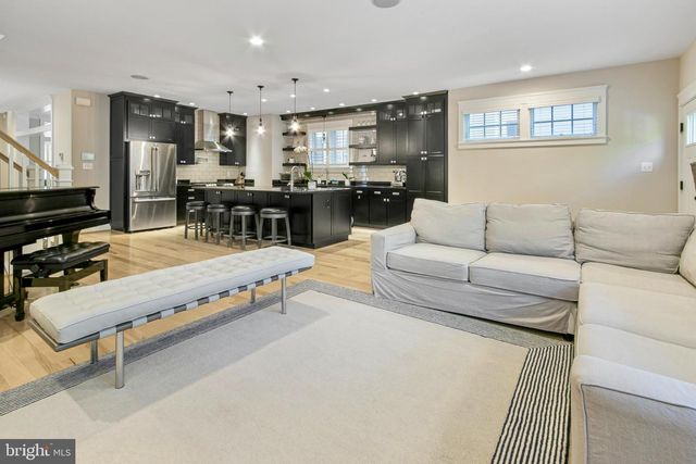 1005-A LINCOLN AVE, Falls Church, VA 22046