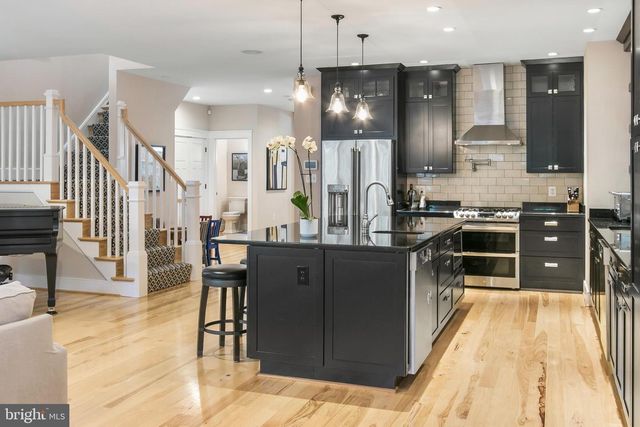 1005-A LINCOLN AVE, Falls Church, VA 22046