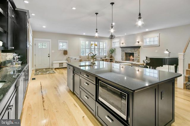 1005-A LINCOLN AVE, Falls Church, VA 22046