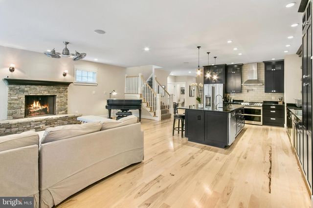 1005-A LINCOLN AVE, Falls Church, VA 22046