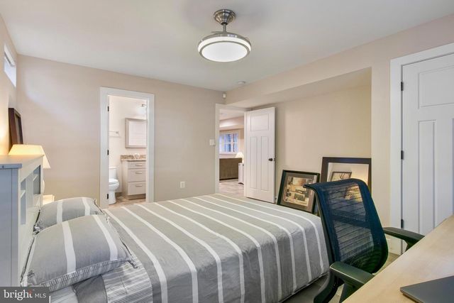 1005-A LINCOLN AVE, Falls Church, VA 22046