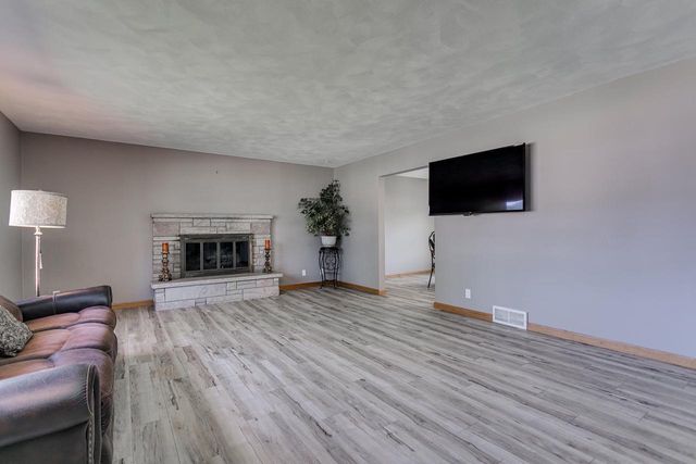 1805 E MARQUETTE STREET, Appleton, WI 54911