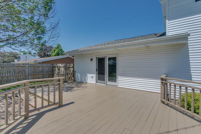 1805 E MARQUETTE STREET, Appleton, WI 54911