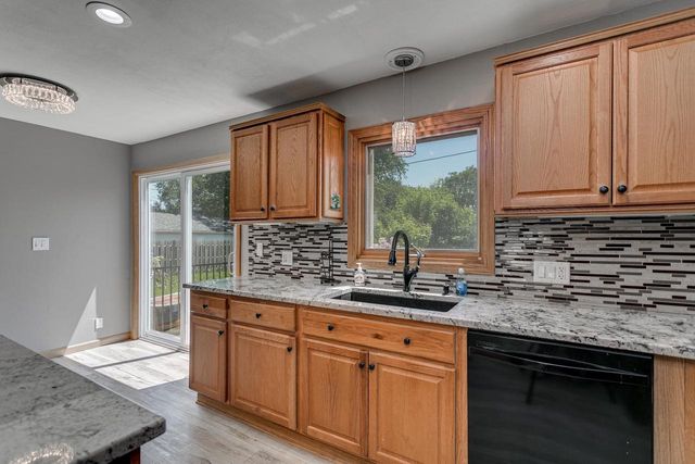 1805 E MARQUETTE STREET, Appleton, WI 54911