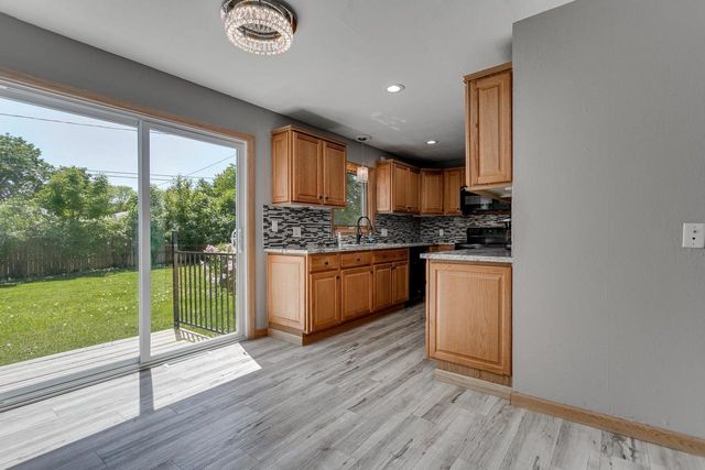 1805 E MARQUETTE STREET, Appleton, WI 54911