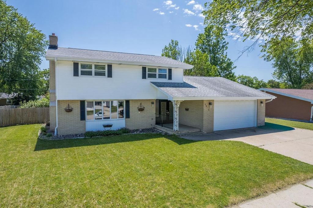 1805 E MARQUETTE STREET, Appleton, WI 54911
