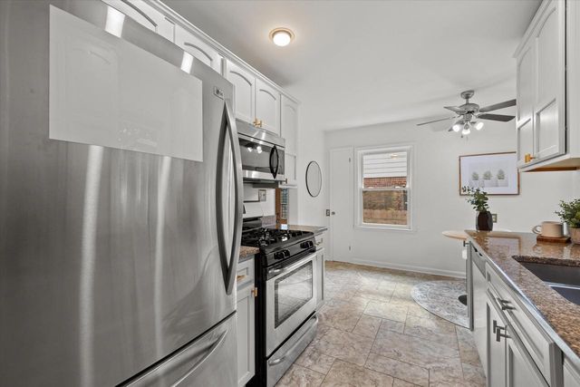 4227 N Olsen AVENUE, Shorewood, WI 53211
