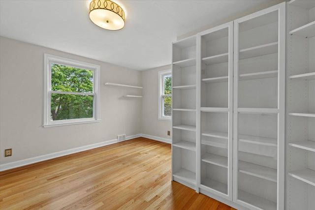 4227 N Olsen AVENUE, Shorewood, WI 53211