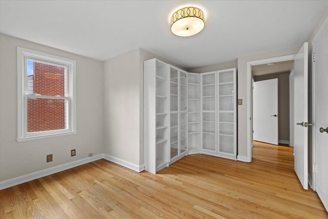 4227 N Olsen AVENUE, Shorewood, WI 53211