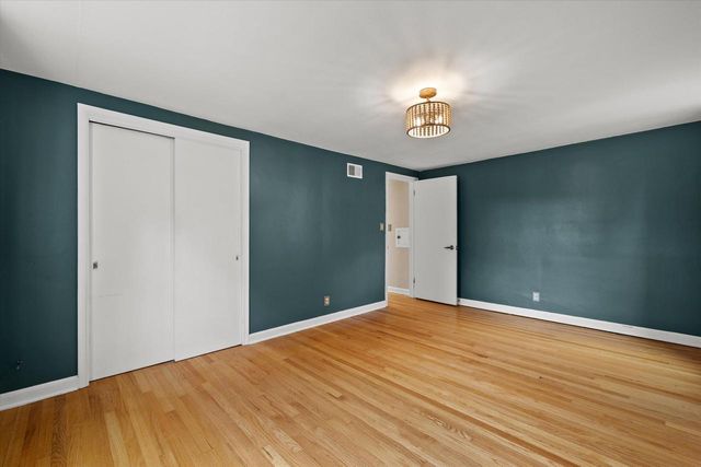 4227 N Olsen AVENUE, Shorewood, WI 53211