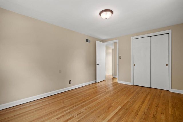 4227 N Olsen AVENUE, Shorewood, WI 53211
