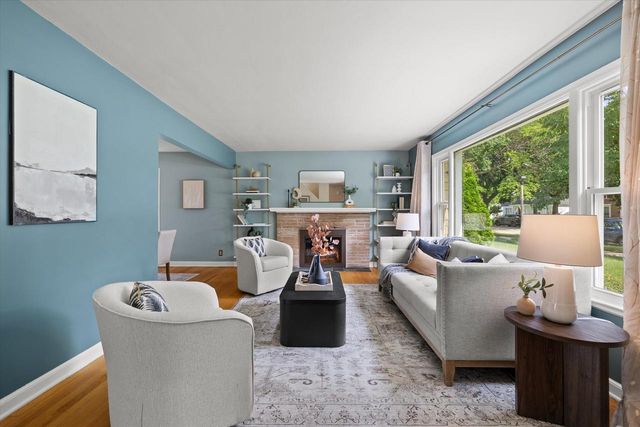4227 N Olsen AVENUE, Shorewood, WI 53211