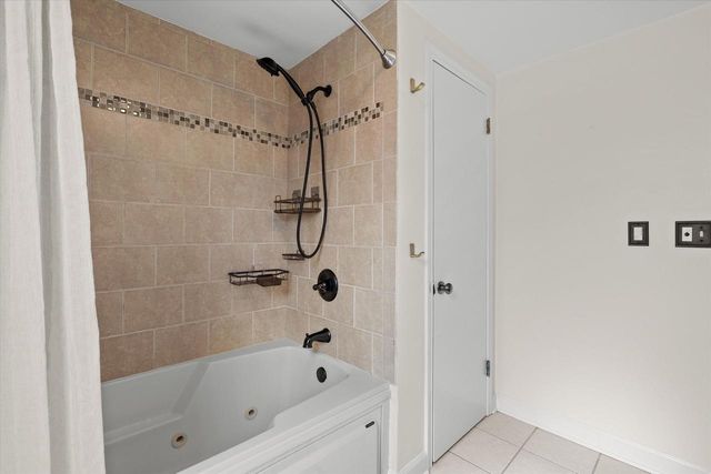 4227 N Olsen AVENUE, Shorewood, WI 53211
