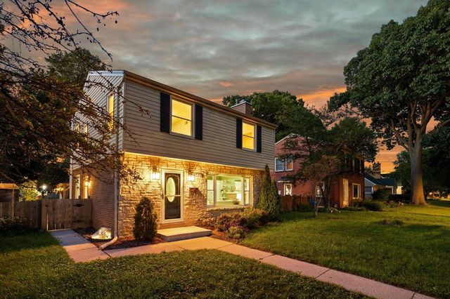 4227 N Olsen AVENUE, Shorewood, WI 53211
