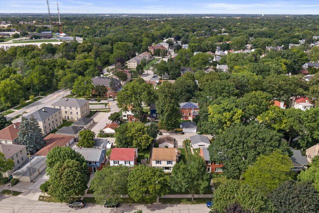4227 N Olsen AVENUE, Shorewood, WI 53211
